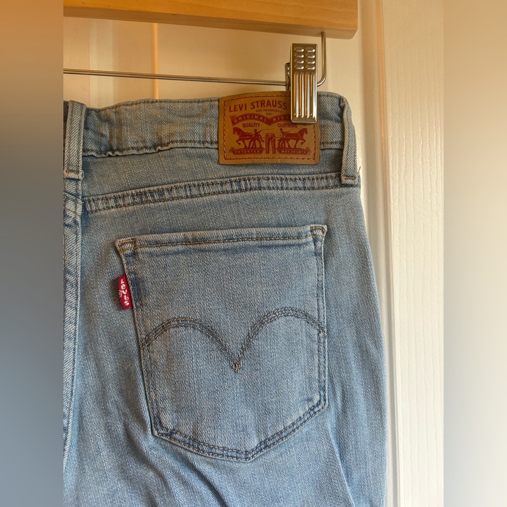 Levi's 711 Skinny Women's Jeans Size 28 in Light Medium Wash - Picture 5 of 8
